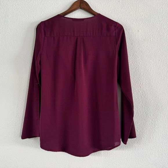 Half Zip Roll Tab Blouse Rioja Wine Zac & Rachel Petite Medium Style GT82LMQP7 - Picture 9 of 10